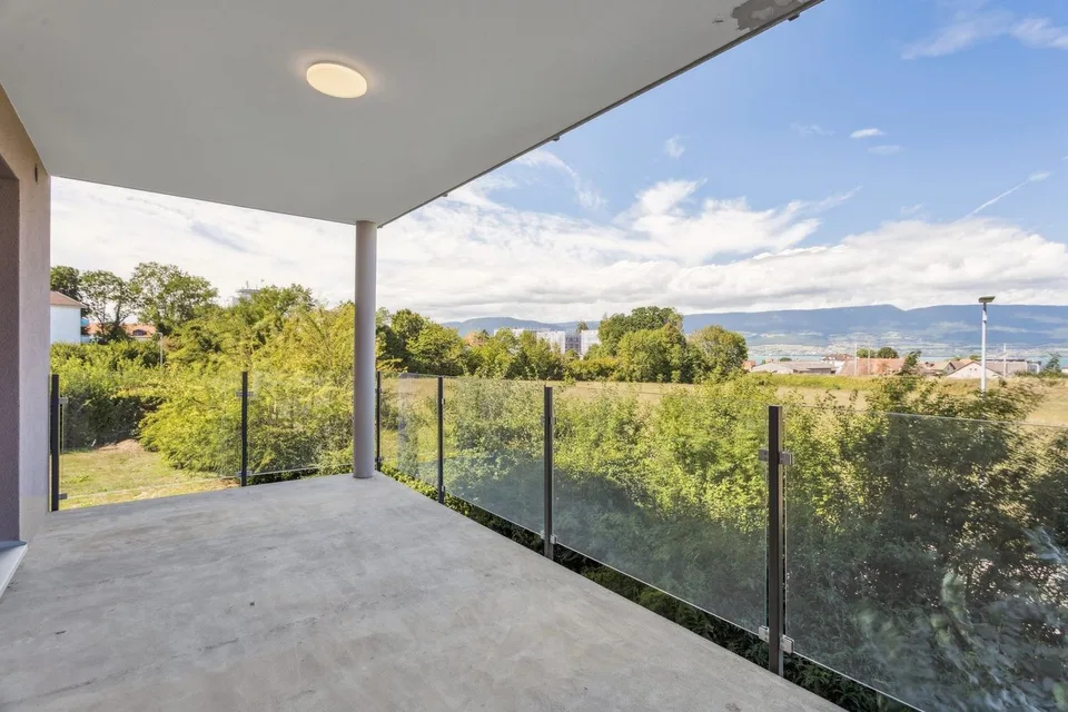 Estavayer-le-Lac - 4.5 rooms renovated with terrace and lake view