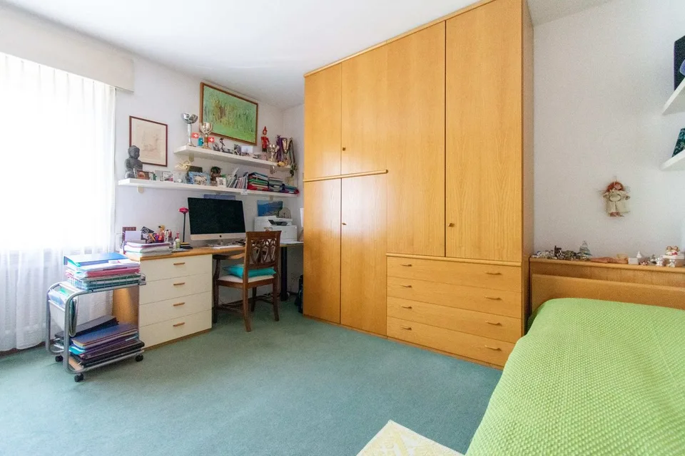 HELLES 4.5-ZIMMER-WOHNUNG MIT BALKON UND SEEBLICK – Foto 8 von 15