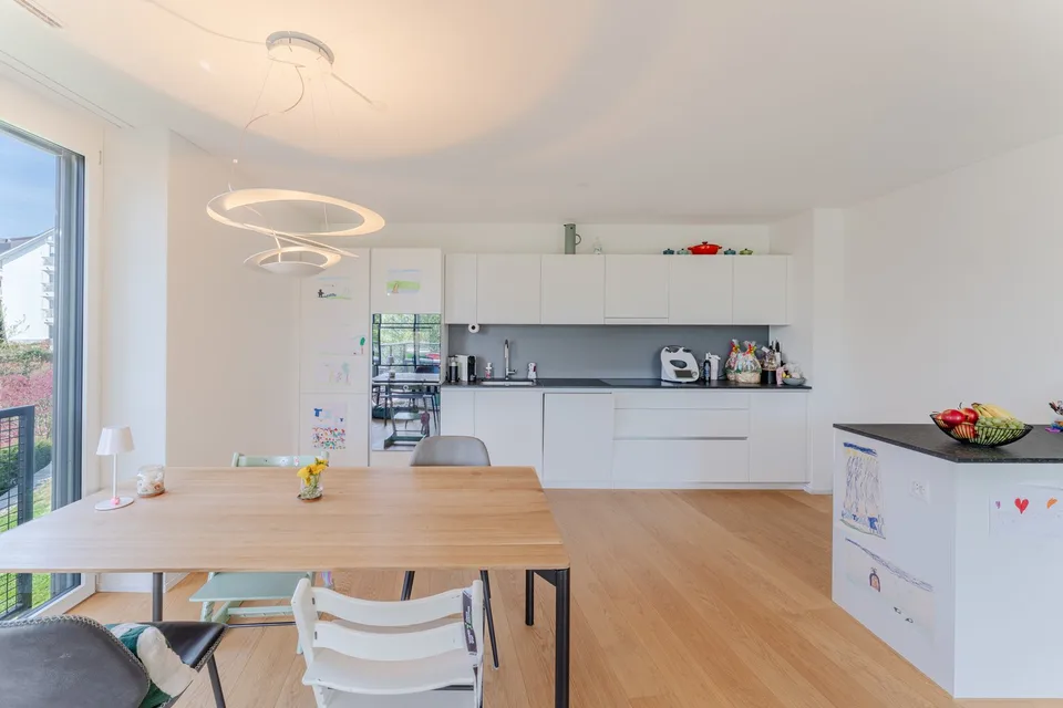 Exklusive 4½ Zimmer-Minergie-Maisonette-Wohnung an familienfreundlicher Lage mit gemütlichem Garten – Foto 6 von 21