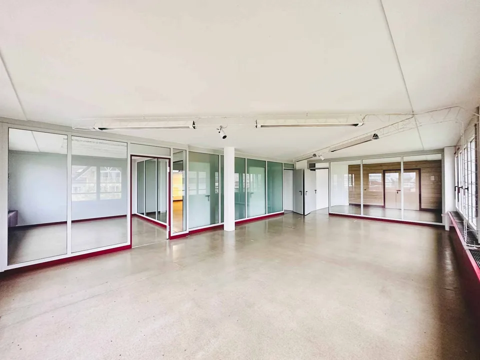 Surface de bureaux de 350 m² à vendre à Nyon