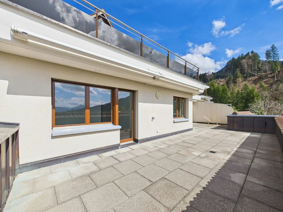 Sonnenparadies mit 180° Bergkino - frisch renovierte 4.5-Zimmer-Terrassenwohnung