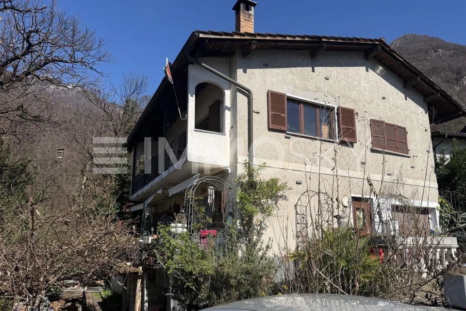 Casa con due appartamenti: vivi in uno, guadagna con laltro