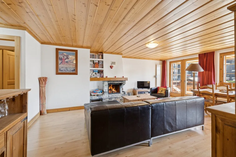 Villars, bevorzugte Lage 3,5p mit Charme, großem Balkon, schön – Foto 10 von 13