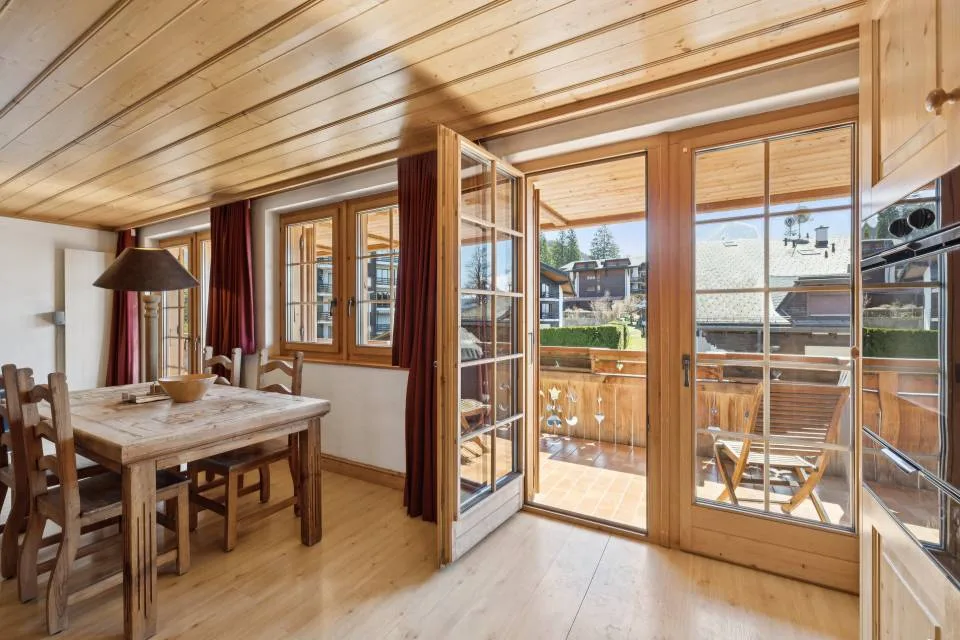 Villars, privileged location 3.5p with charm, large balcony, beautiful
