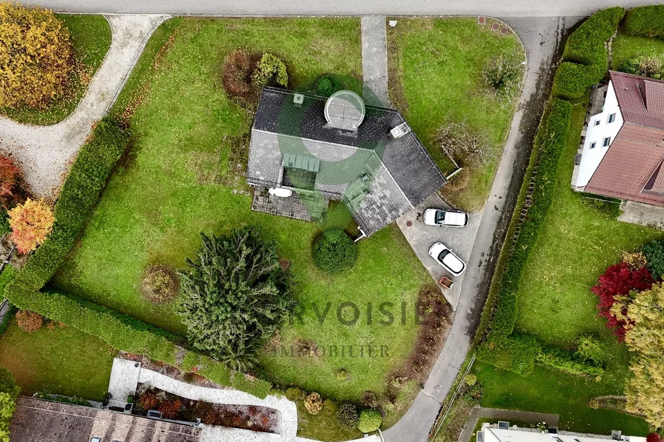 Maison d'architecte avec cachet et potentiel - à rafraîchir