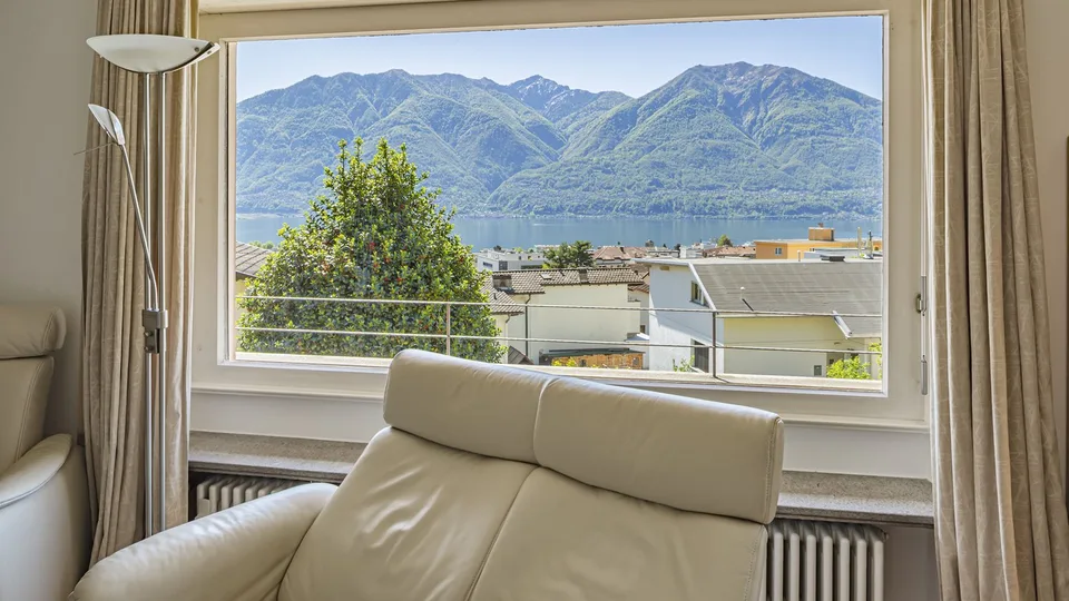 Casa bifamiliare con giardino e vista | Zweifamilienhaus mit Garten un