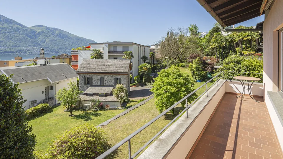 Casa bifamiliare con giardino e vista | Zweifamilienhaus mit Garten un
