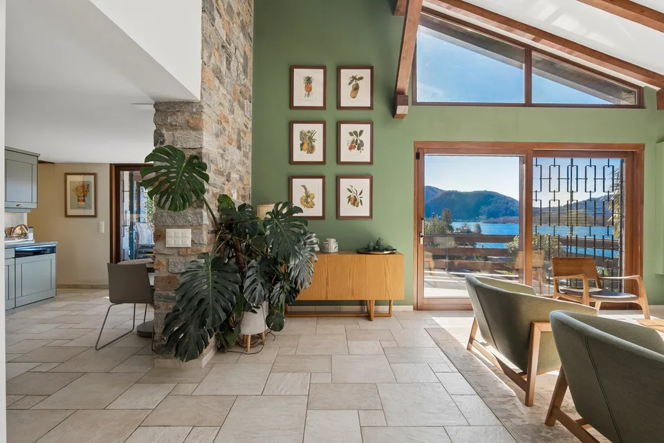 Incantevole villa con affaccio panoramico sul lago