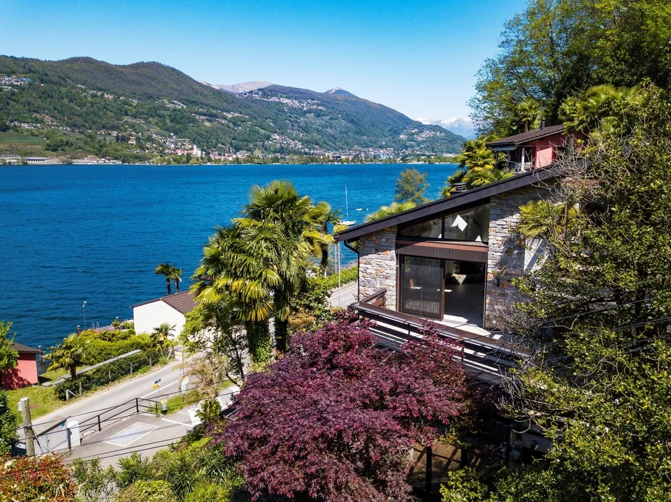 Incantevole villa con affaccio panoramico sul lago