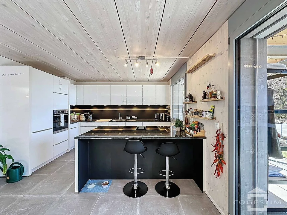 Schönes Durchgangsappartement mit 5.5 Zimmern!