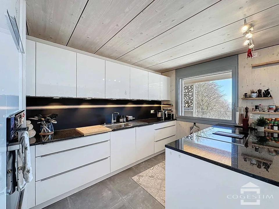 Schönes Durchgangsappartement mit 5.5 Zimmern!
