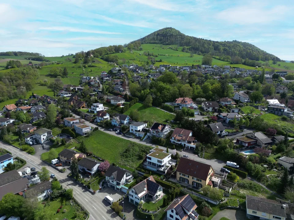 Posizione esclusiva su una pendice a Frick – 646 m² di terreno edificabile con vista