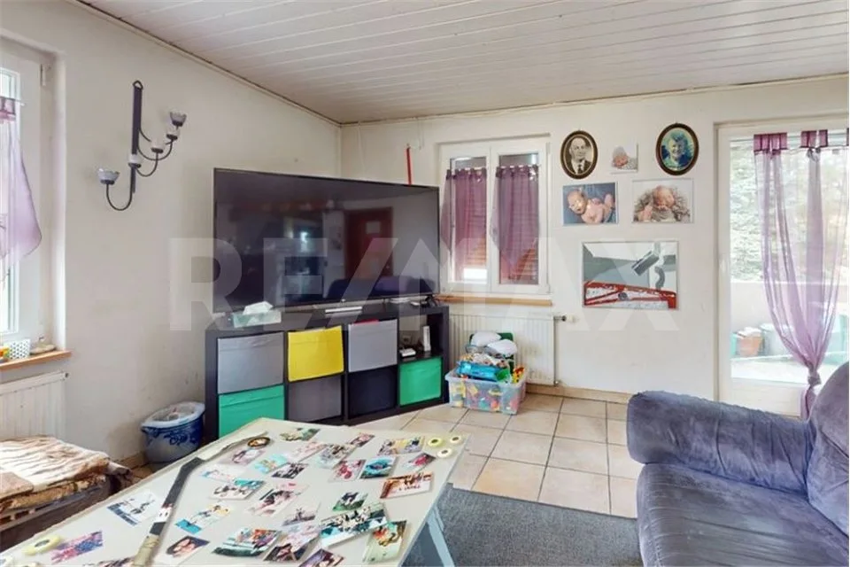 Freistehendes Einfamilienhaus zu verkaufen – Foto 9 von 13