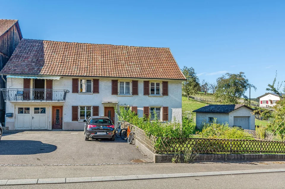 Grande maison de 2 appartements à Courtemaîche