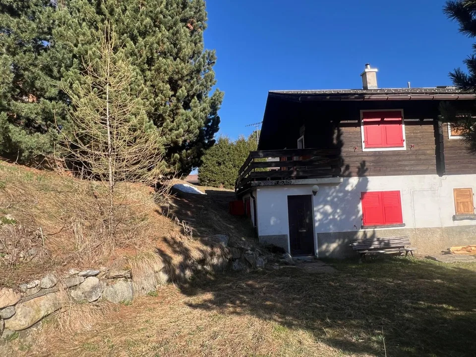 Occasione da non perdere a La Tzoumaz, chalet a schiera di 4 locali in zona tranquilla