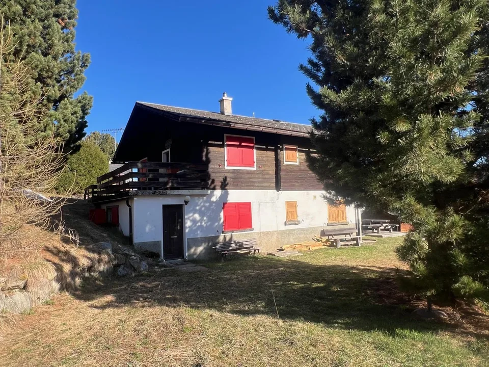 Occasion à saisir a vendre à la Tzoumaz chalet mitoyen de 4 pièces dans quartier calme