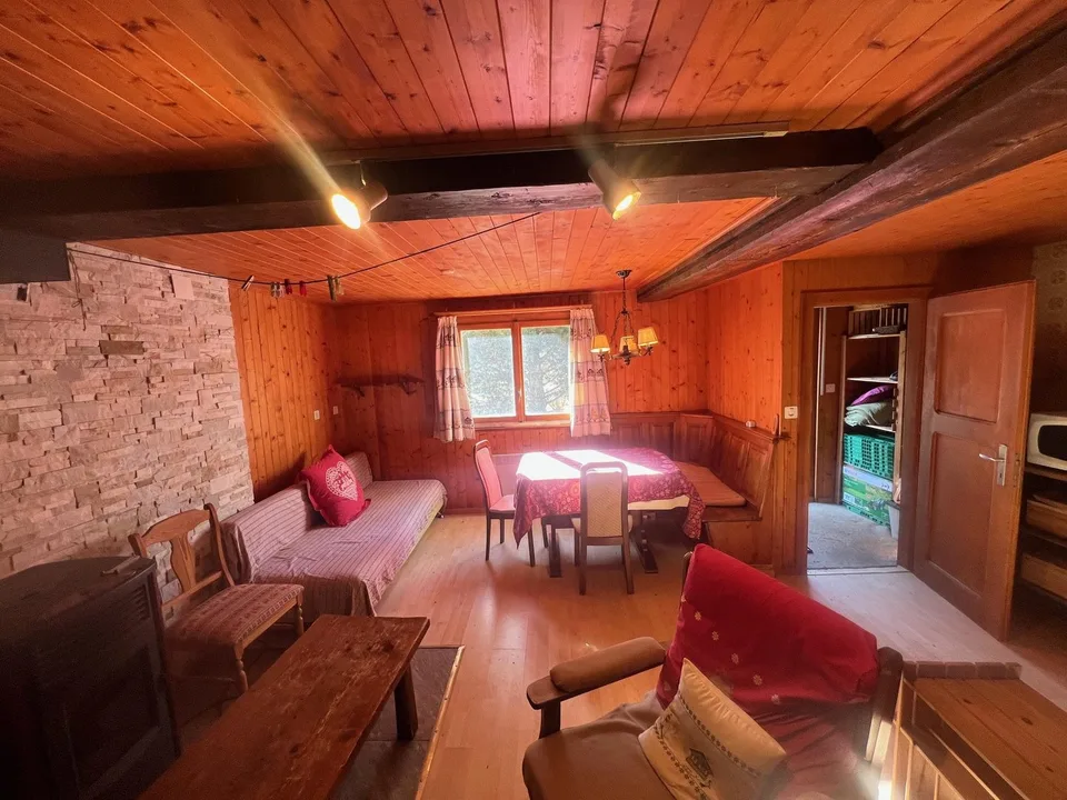 Occasione da non perdere a La Tzoumaz, chalet a schiera di 4 locali in zona tranquilla