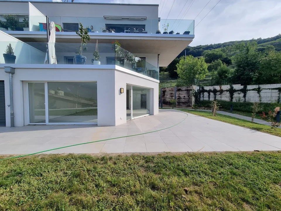 NEU ! VERKAUFSFLÄCHE VON 75M² MIT TERRASSE-GARTEN
