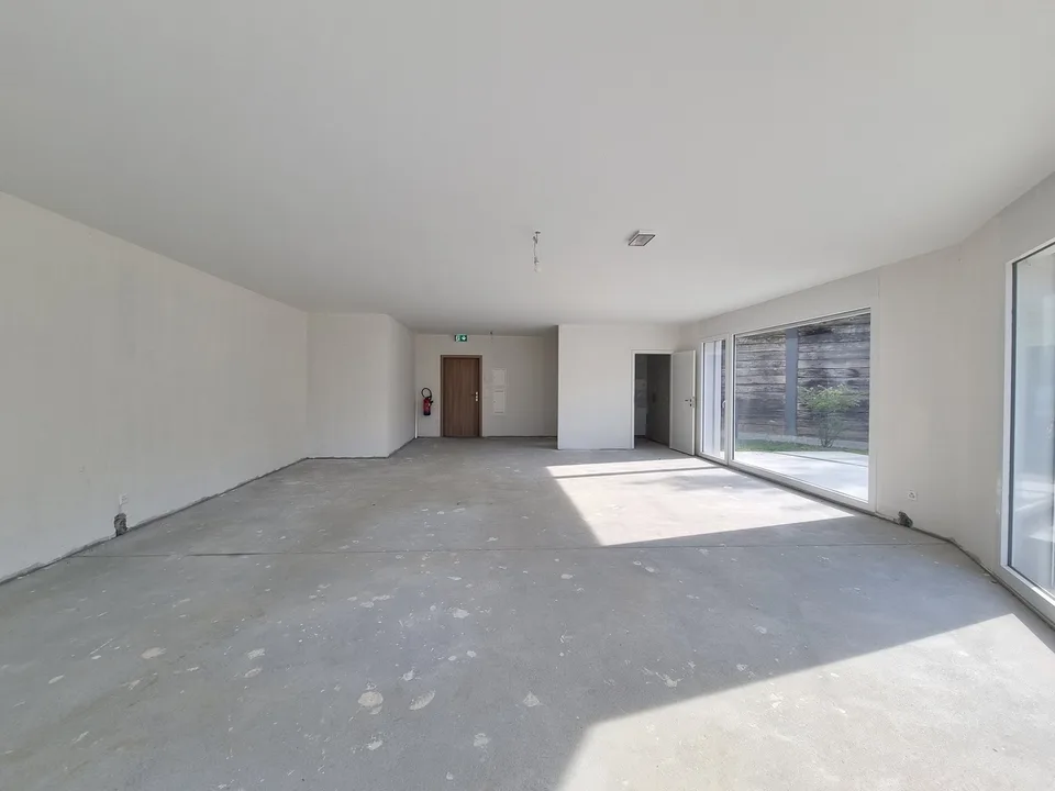 NEU ! VERKAUFSFLÄCHE VON 75M² MIT TERRASSE-GARTEN