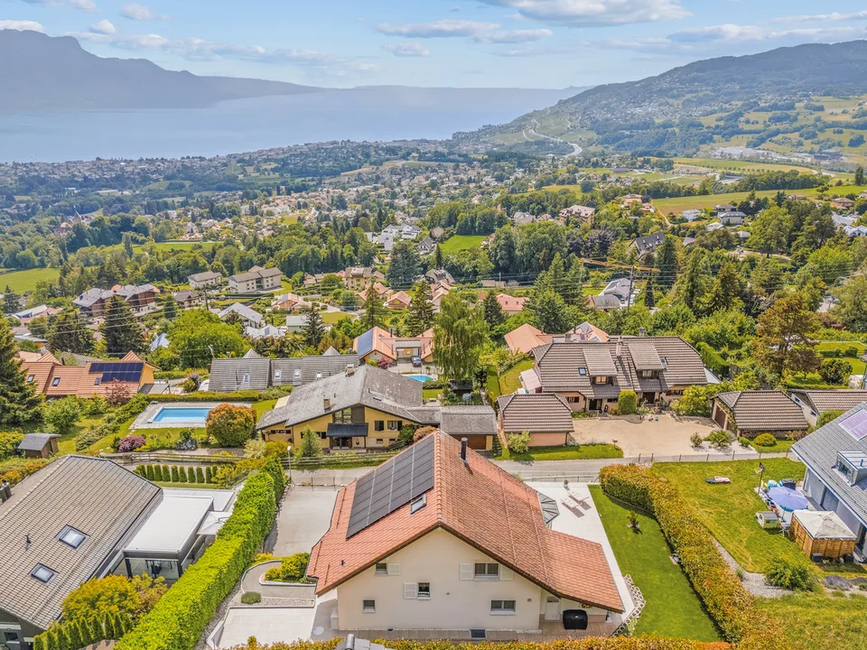 Villa d'architecte - un havre de paix dominant le lac Léman