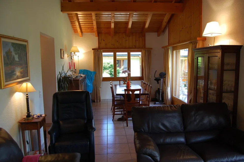 Chalet de caractère 6.5 pièces à Crans – Vue imprenable et cadre alpin exceptionnel
