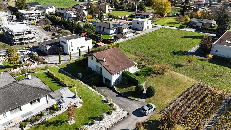 Magnifica villa individuale con vista panoramica sulle montagne a Conthey