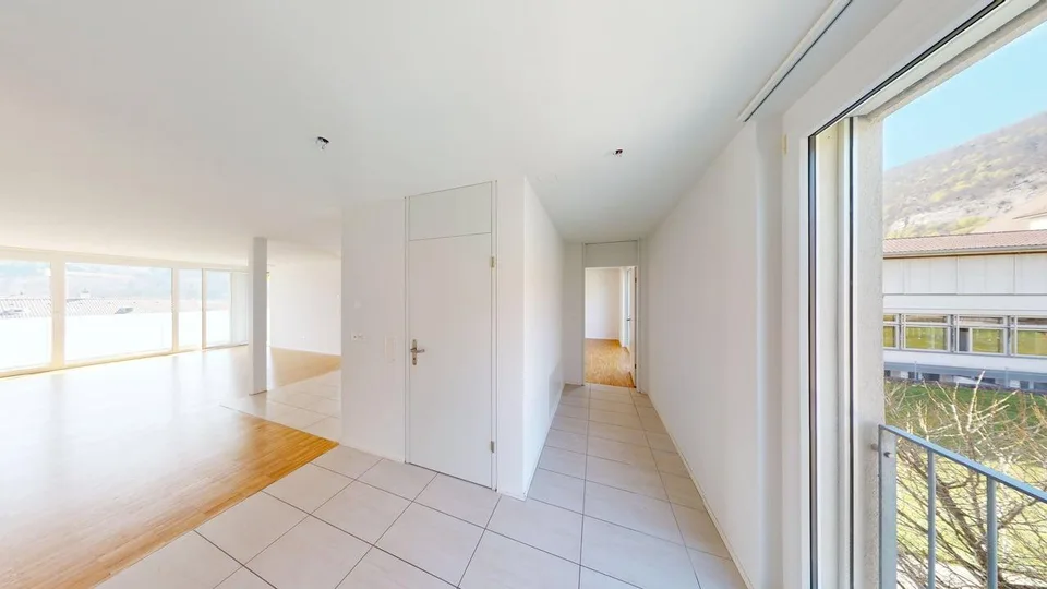 Wohnen ab 50: Qualitativ hochstehende, moderne  3.5-Zimmerwohnung inkl. Carport