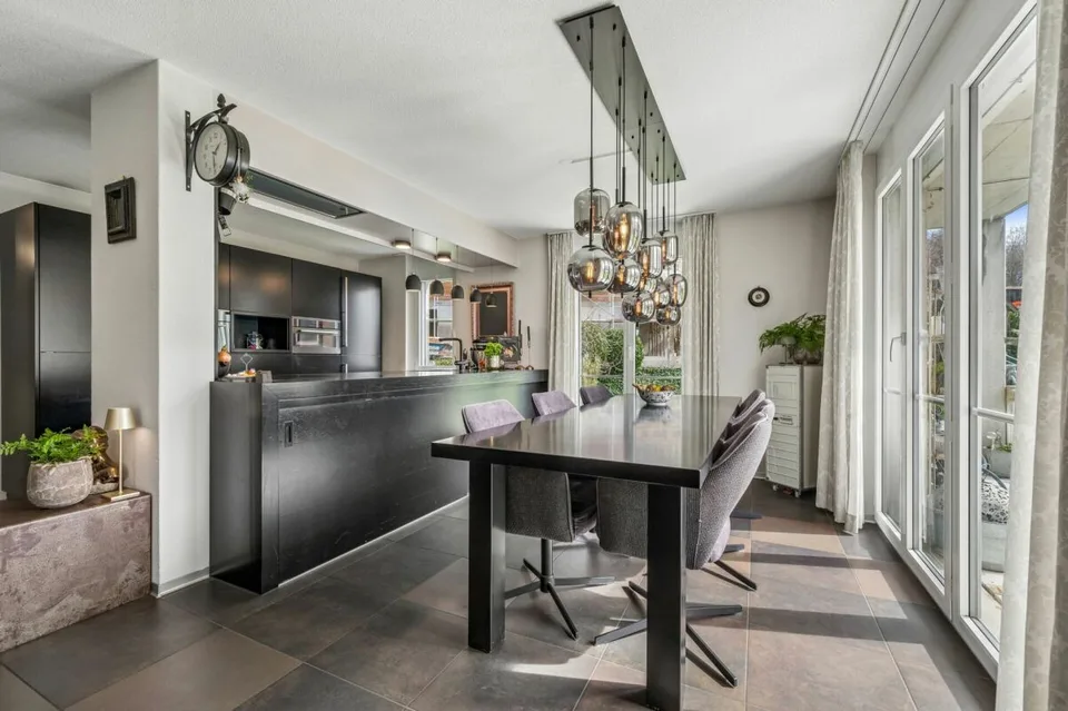 Appartement de jardin modernisé de 4,5 pièces avec disposition de pièces flexible