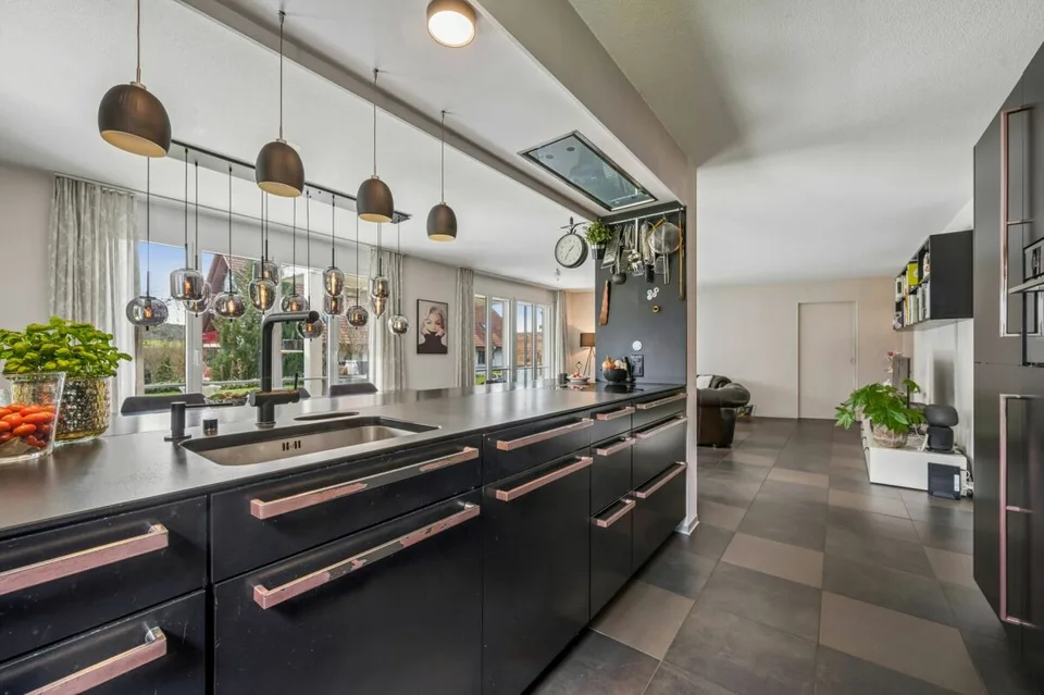 Appartement de jardin modernisé de 4,5 pièces avec disposition de pièces flexible