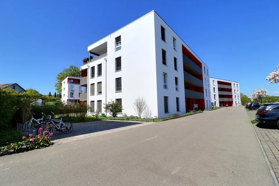 4½ pièces au rez avec terrasse et jardin – Foto 12 von 13