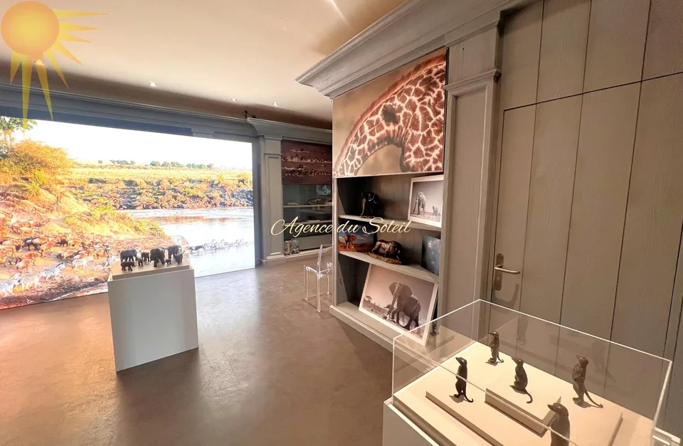 Grand espace commercial de 191 m² en plein coeur de la station !