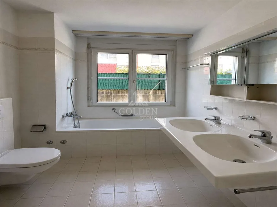 Geräumige 4.5-Zimmer-Wohnung mit privatem Garten – Foto 10 von 11