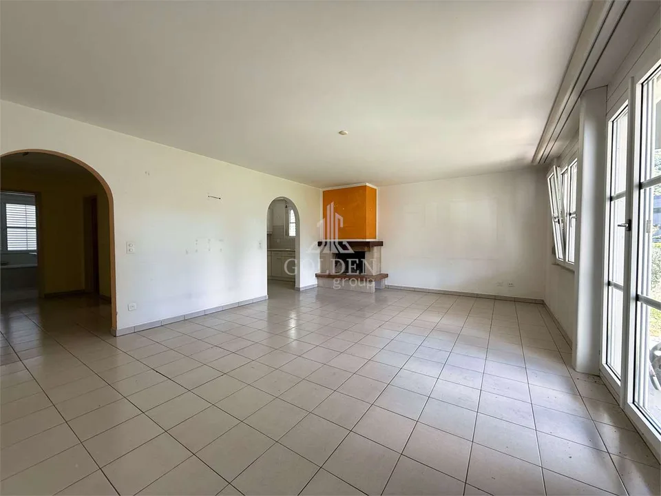 Appartement spacieux de 4,5 pièces avec jardin privé