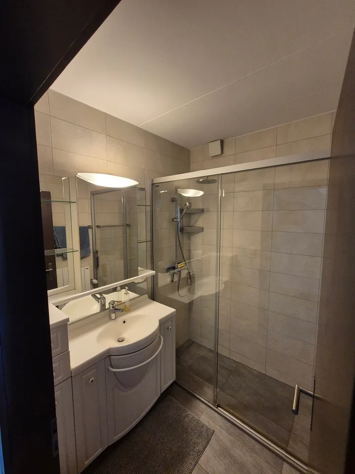 Charmant appartement en attique de 4.5 pièces à Saint-Léonard – photo 11 sur 14