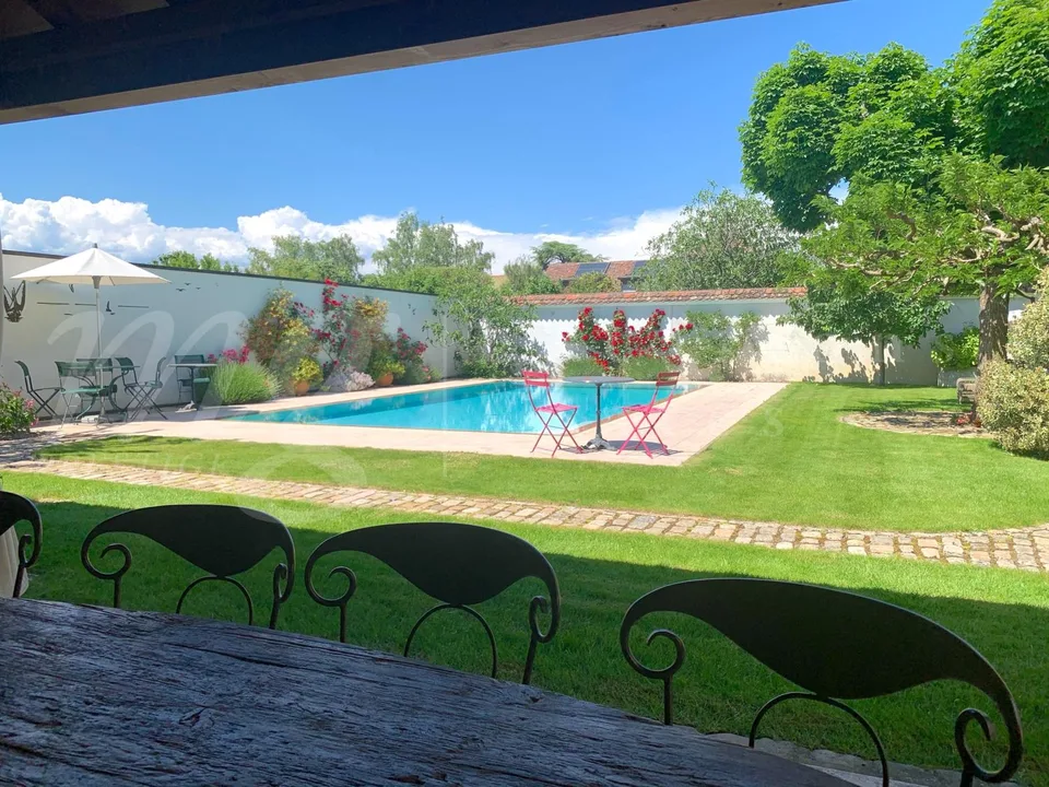 GROßES HERRENHAUS MIT 12 ZIMMERN UND VIEL CHARM - PRIVATER GARTEN & POOL - 8 SCHLAFZIMMER