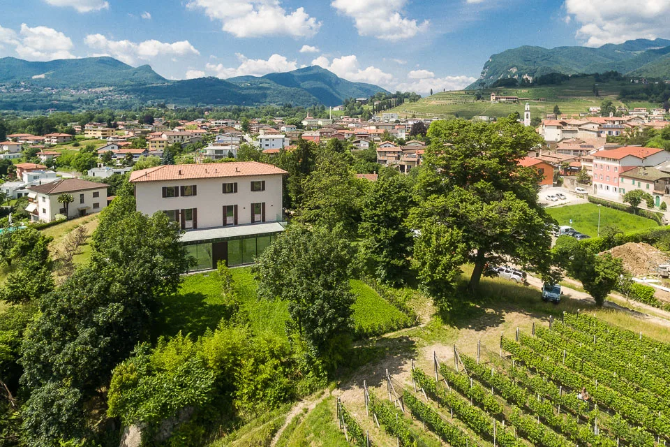 COLDRERIO - Renting a splendid duplex apartment immersed in nature (ref. 102) – photo 9 of 13