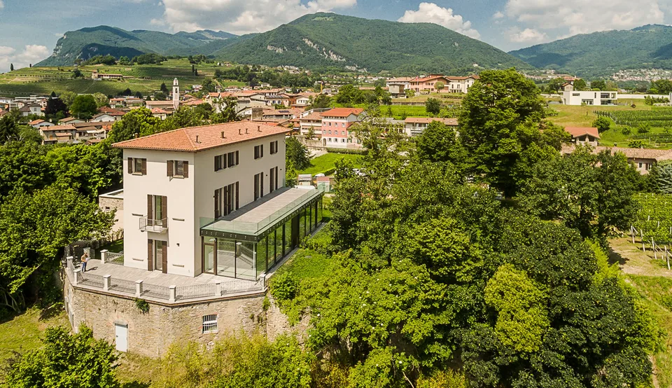 COLDRERIO - Renting a splendid duplex apartment immersed in nature (ref. 102) – photo 8 of 13