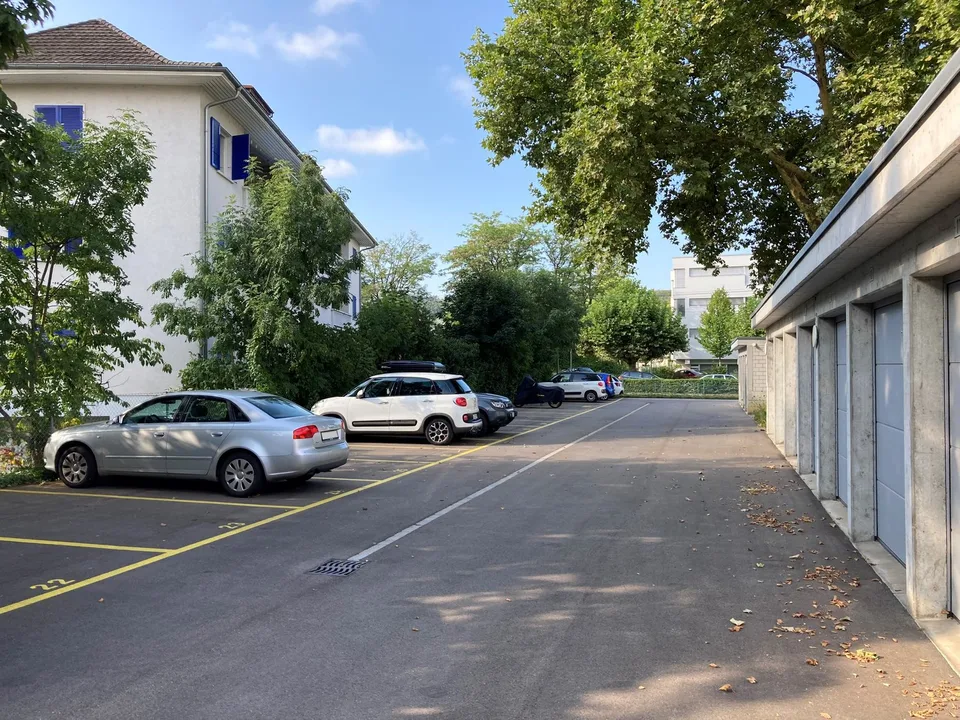 Parcheggi esterni in affitto a Muttenz