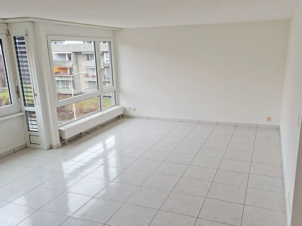 2,5 Zimmer renoviert mit Aufzug - Zwei Schritte vom Dorf