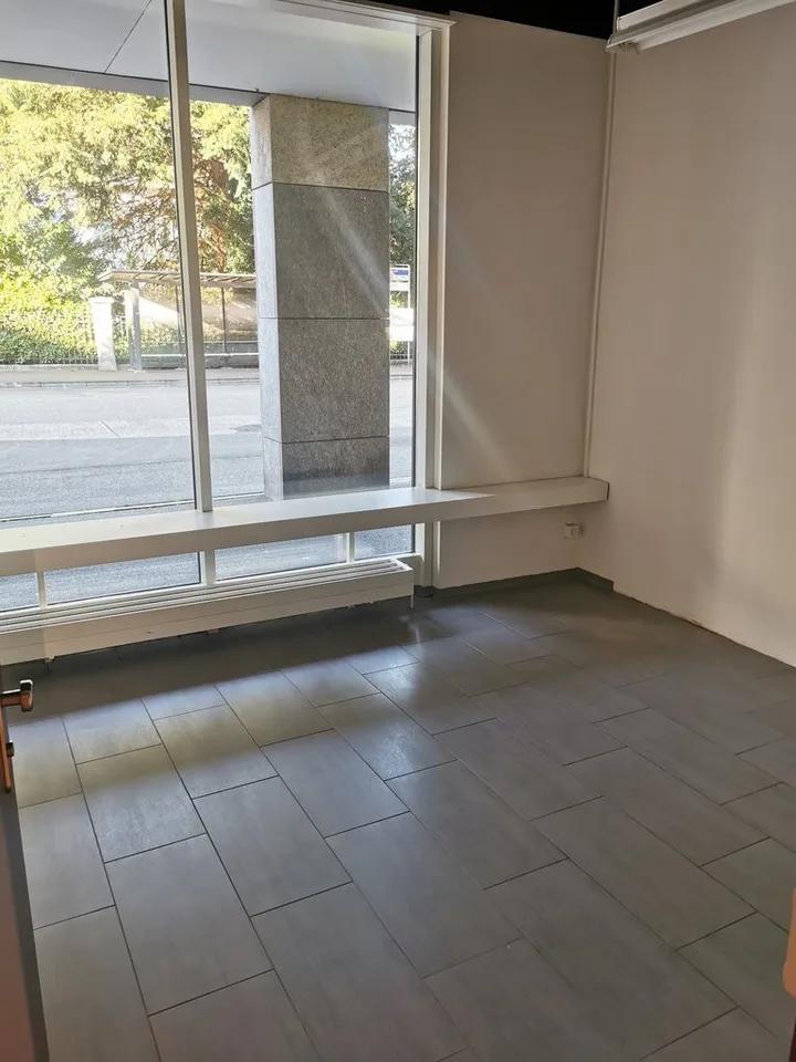Attractive sales/store space for rent in the heart of Olten – photo 7 of 7