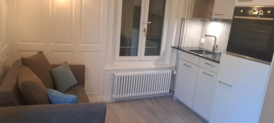 Trendig Möblierte Wohnung, MIT EIGENER TERRASSE! Top Lage!