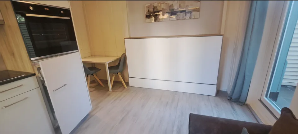 Trendig Möblierte Wohnung, MIT EIGENER TERRASSE! Top Lage!