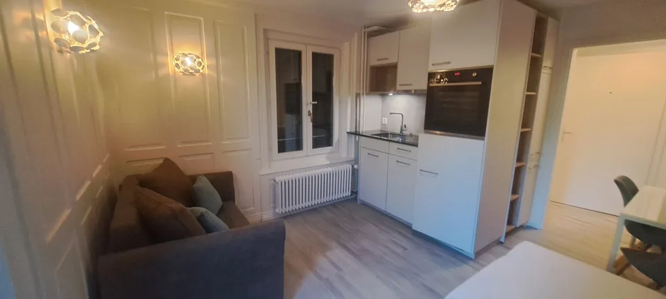 Trendig Möblierte Wohnung, MIT EIGENER TERRASSE! Top Lage!