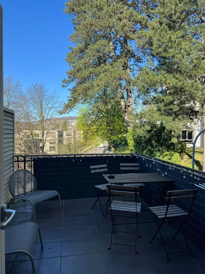 Trendig Möblierte Wohnung, MIT EIGENER TERRASSE! Top Lage!