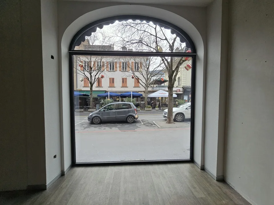 Locale Commerciale nel Centro Città di Sierre – foto 6 di 9