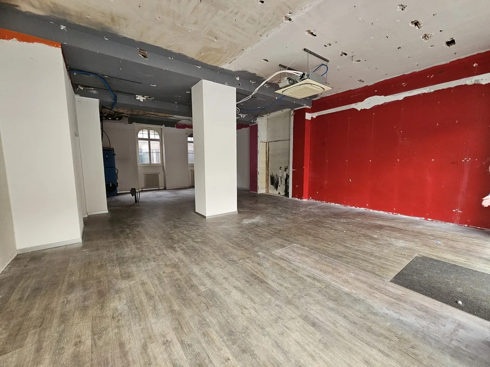 Locale Commerciale nel Centro Città di Sierre – foto 7 di 9