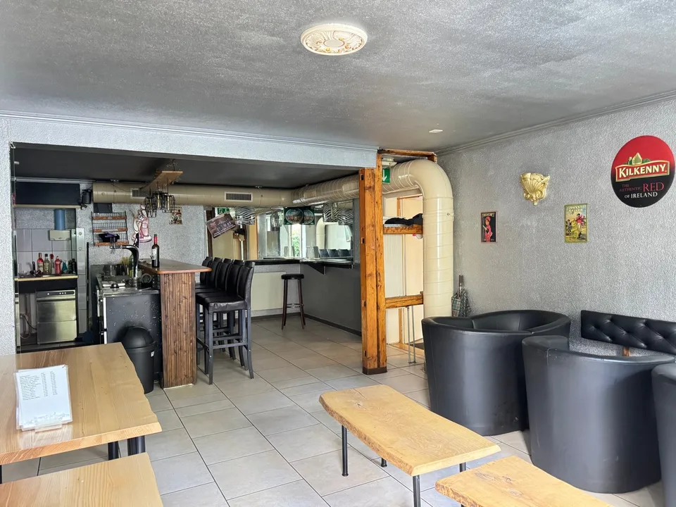 Charmant Café/Bar dans le cœur de Glarus – «Gasthaus zur Linde»