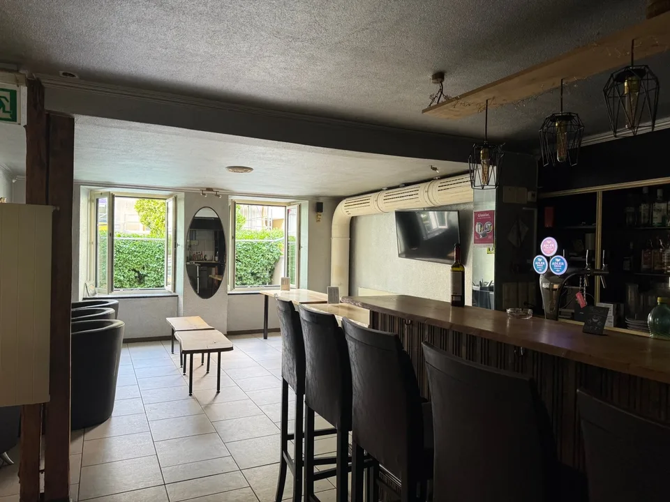 Charmant Café/Bar dans le cœur de Glarus – «Gasthaus zur Linde»