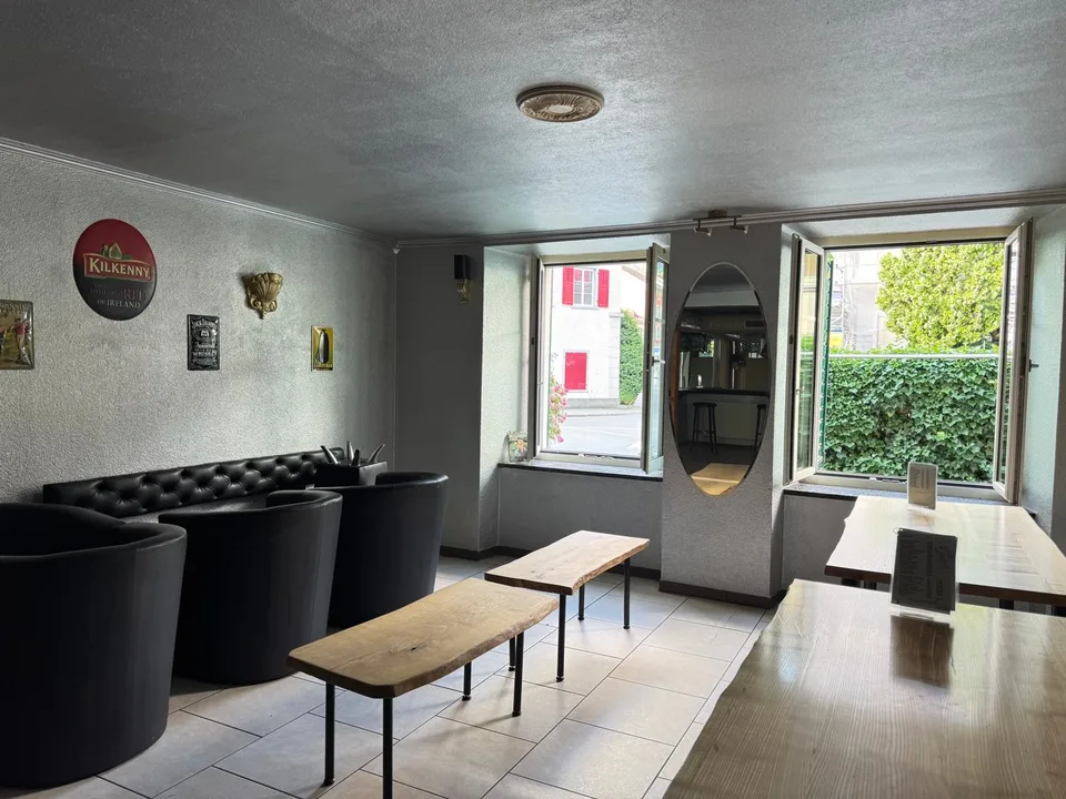 Charmant Café/Bar dans le cœur de Glarus – «Gasthaus zur Linde»