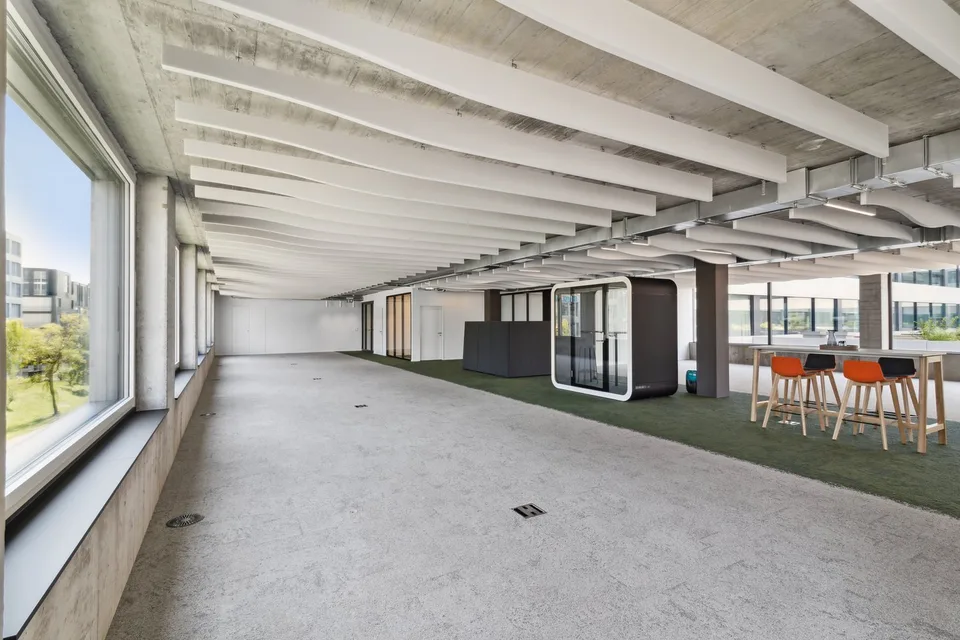 Seulement 3 espaces abordables à partir de 204 m² disponibles